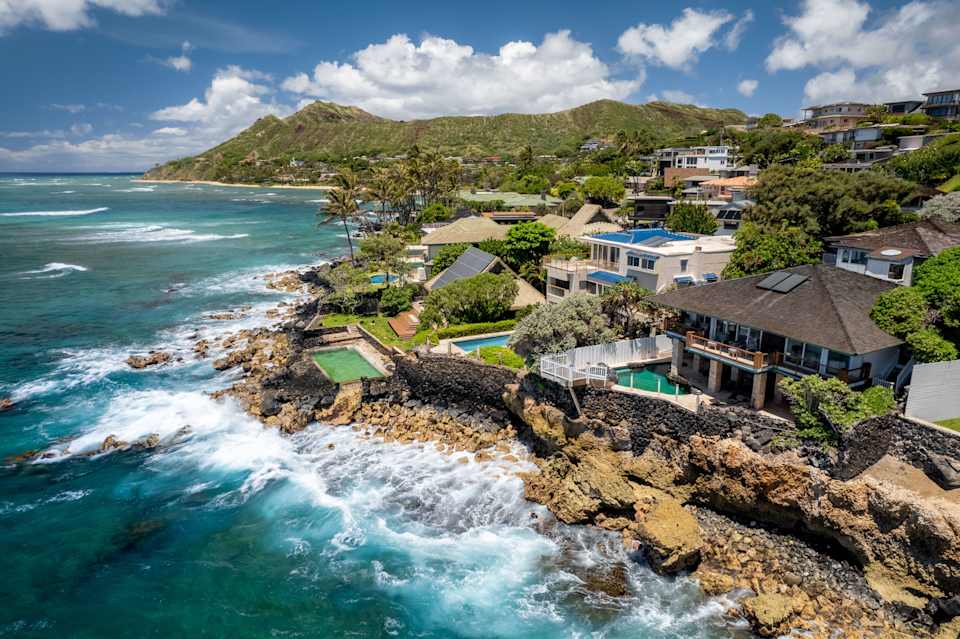 Diamond Head Luxury Living in Iconic Neighborhoods