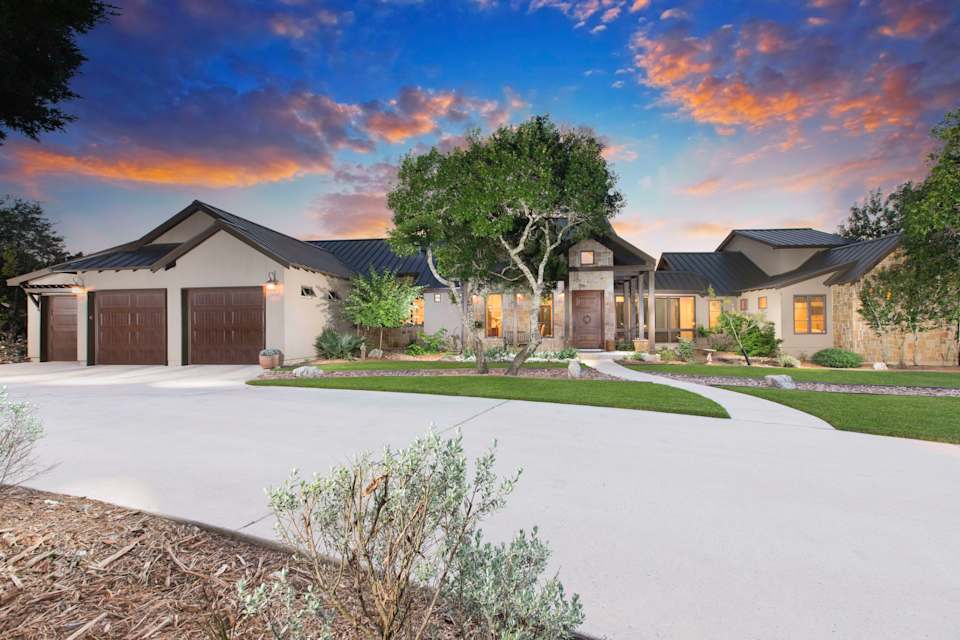 Menger Springs Neighborhood Guide