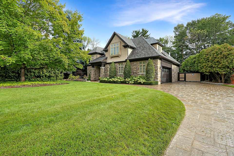 215 Westdale Road Oakville, ON L6L 4Z7 Goodale Miller Team