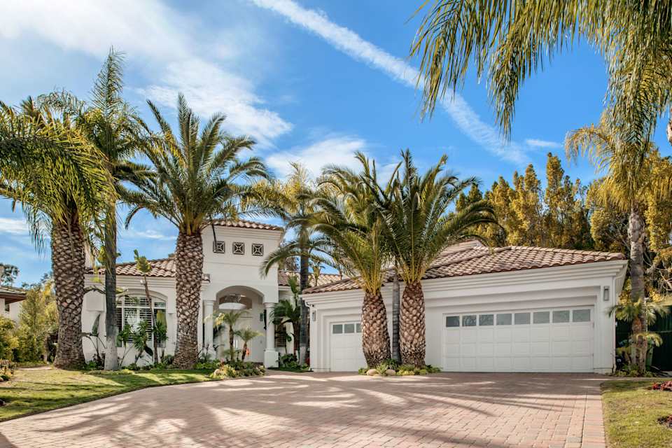 3905 Peartree Place Jeff Biebuyck & Dana Olmes Luxury Homes