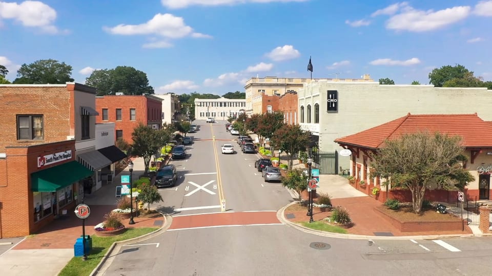 Belmont / Gastonia Neighborhood Guide Boston Reid & Co. Charlotte, NC