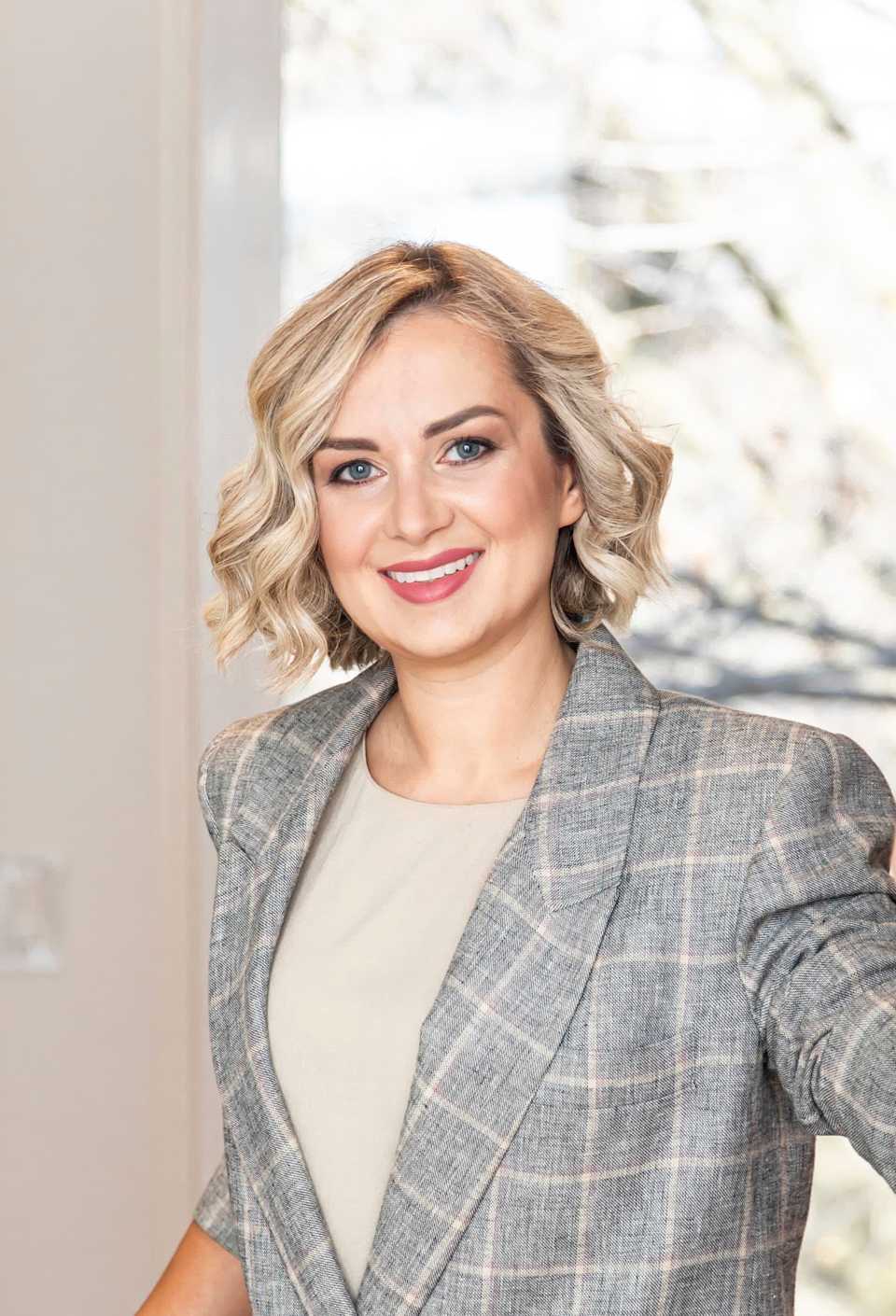 Olga Donchenko Barry Cohen Homes Toronto Luxury Real Estate Agent