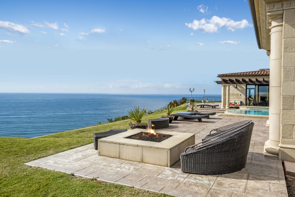 Why Move to the Palos Verdes Peninsula? Suzanne Dyer