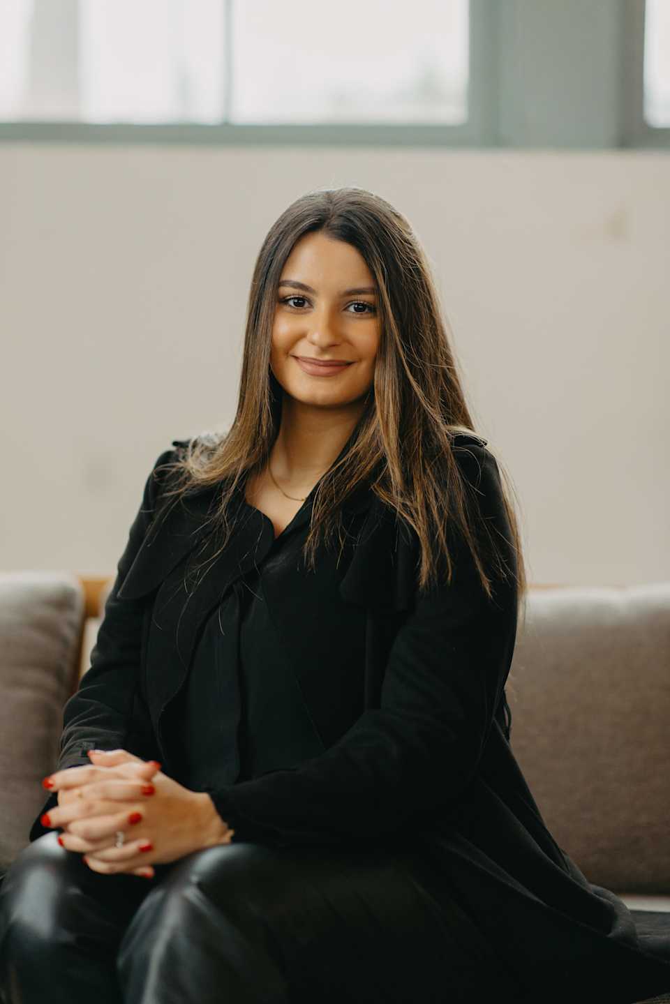 Dyyana Simon 1 Arabic Realtor