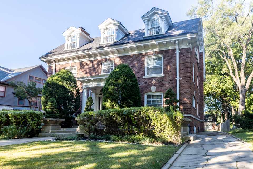 Featured Real Estate for Sale in MO LIVINKC