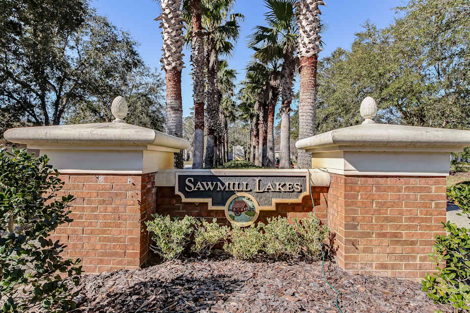 Sawmill Lakes Community Guide