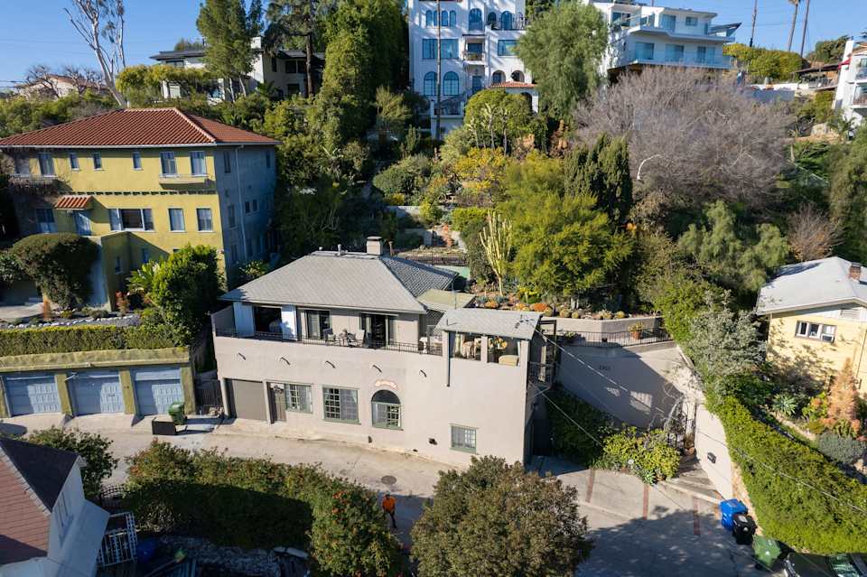 Hollywood Hills Pied de Terre Another Off Market Sale