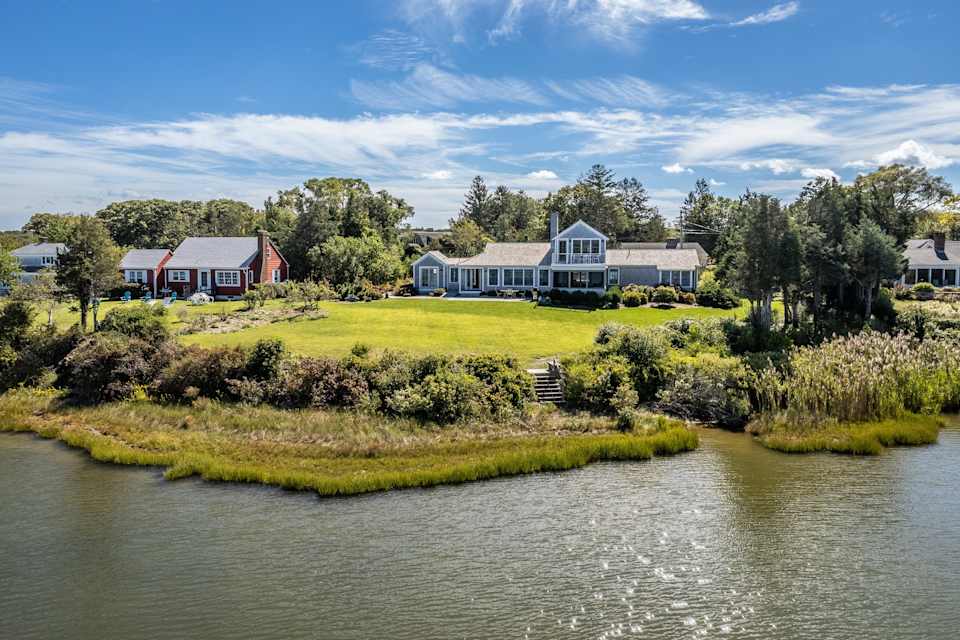 Should You Rent or Sell Your Martha's Vineyard Home?