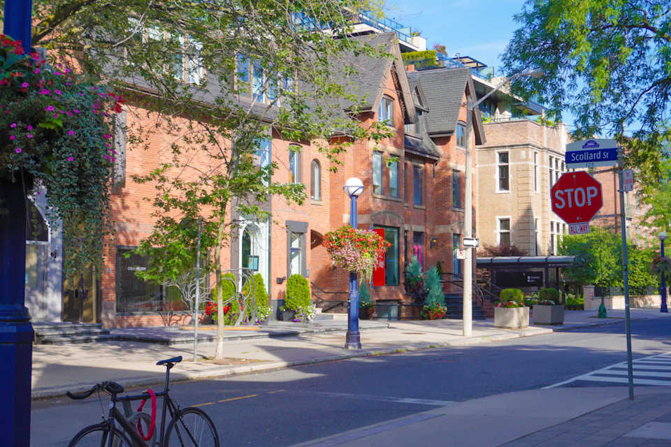 A Guide to Yorkville Toronto's Hidden Gems and Luxury Hotspots