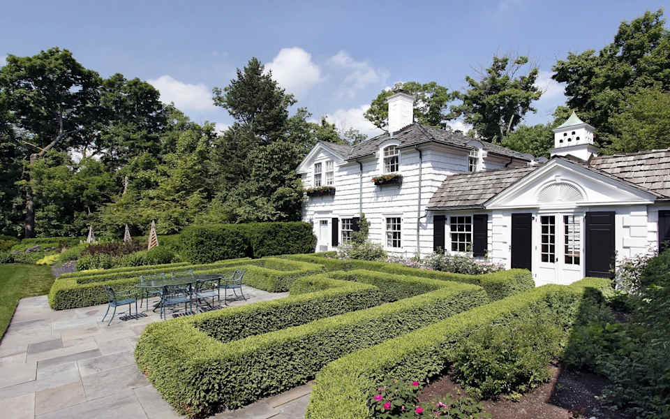 Tenafly Neighborhood Guide