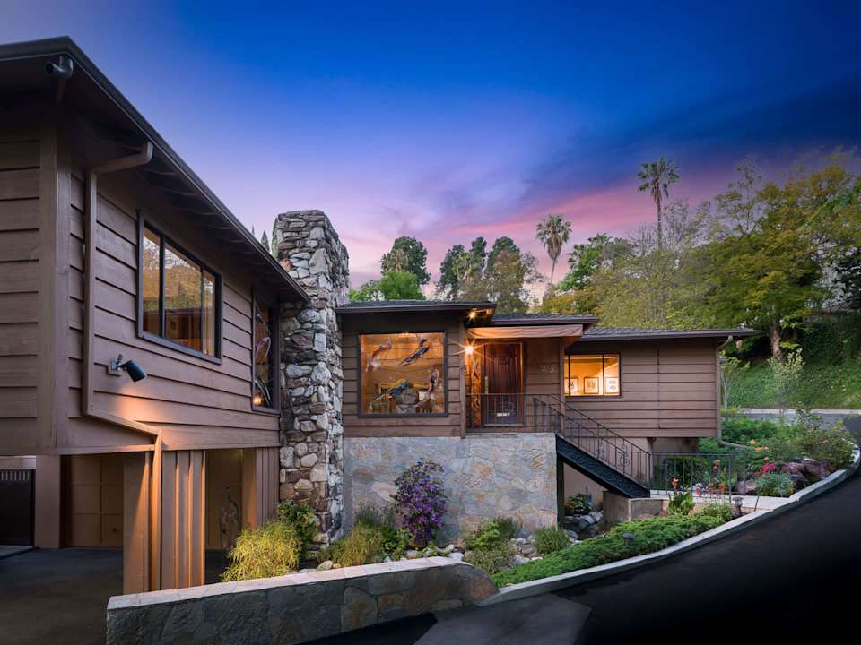 1933 Laughlin Park Drive Compass S/E Group National Network of