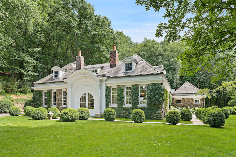 38 Taylor Rd Mount Kisco Chappaqua School District Listed for