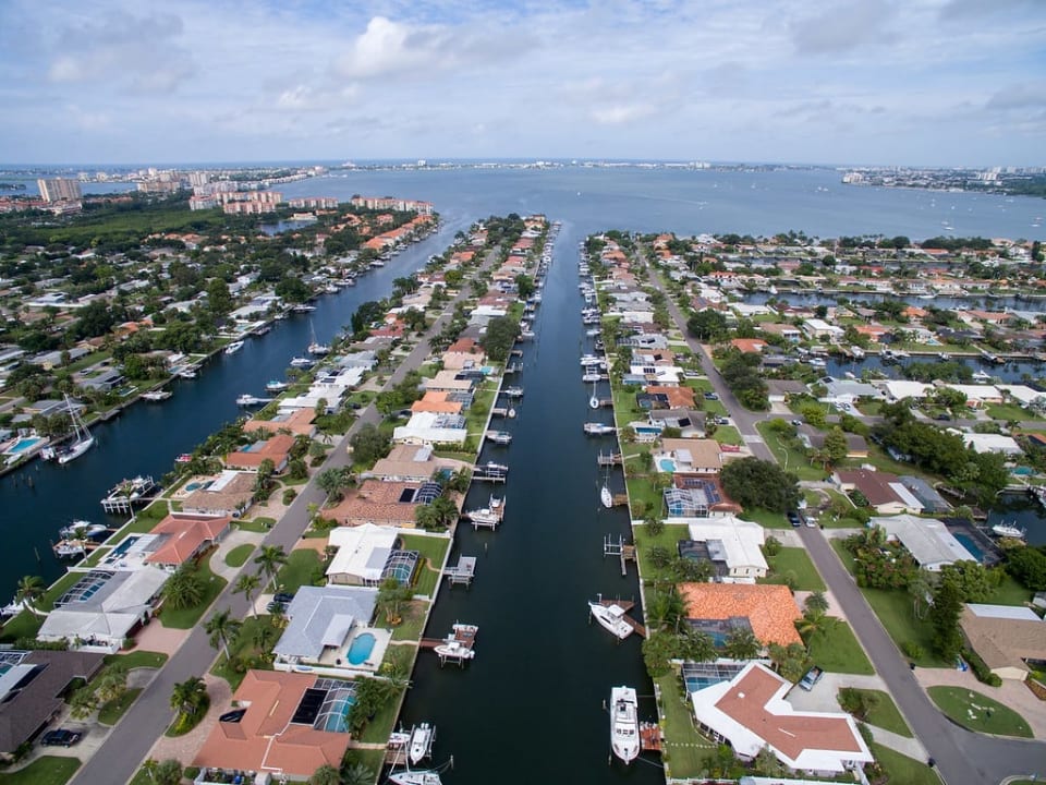 Broadwater / Maximo Moorings Neighborhood Guide Jeff Joyner St
