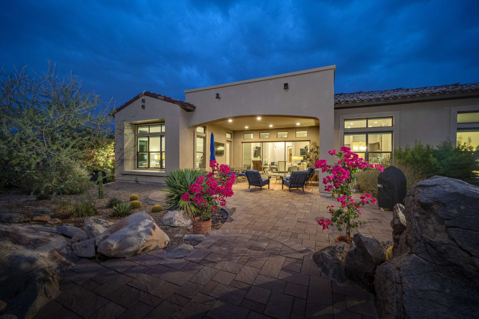 13993 N Stone Gate Place Oro Valley, AZ 85755 Residence Gray St