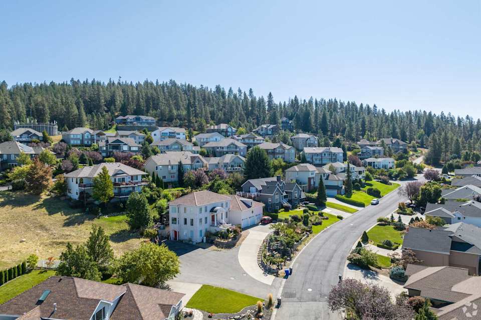 Moran Prairie Neighborhood Guide