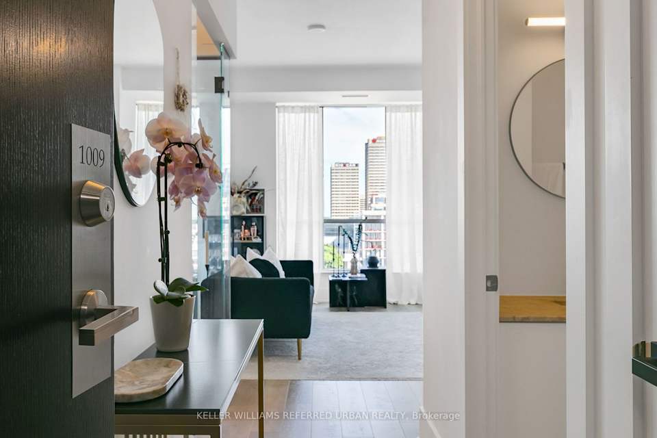 CHAPLIN ESTATES Toronto Real Estate Penthouse Queen