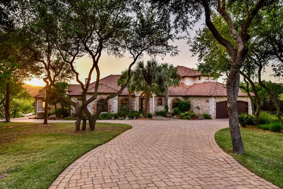 Seven Oaks Austin Neighborhood in Eanes ISD School District