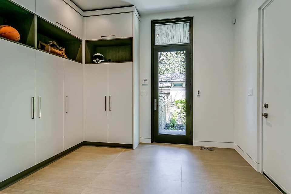 168 Forestwood Drive Oakville, ON L6J 4E6 Goodale Miller Team