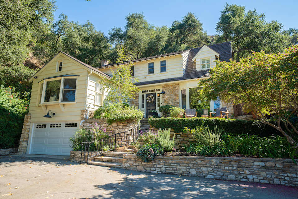 Cape Code Compound in Glenoaks Canyon Team Medved Los Angeles