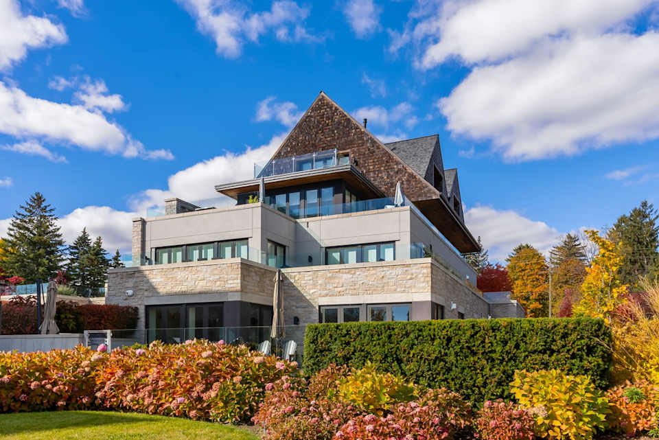 Luxury Lakefront Condominium 10 Maple Grove Unit 26