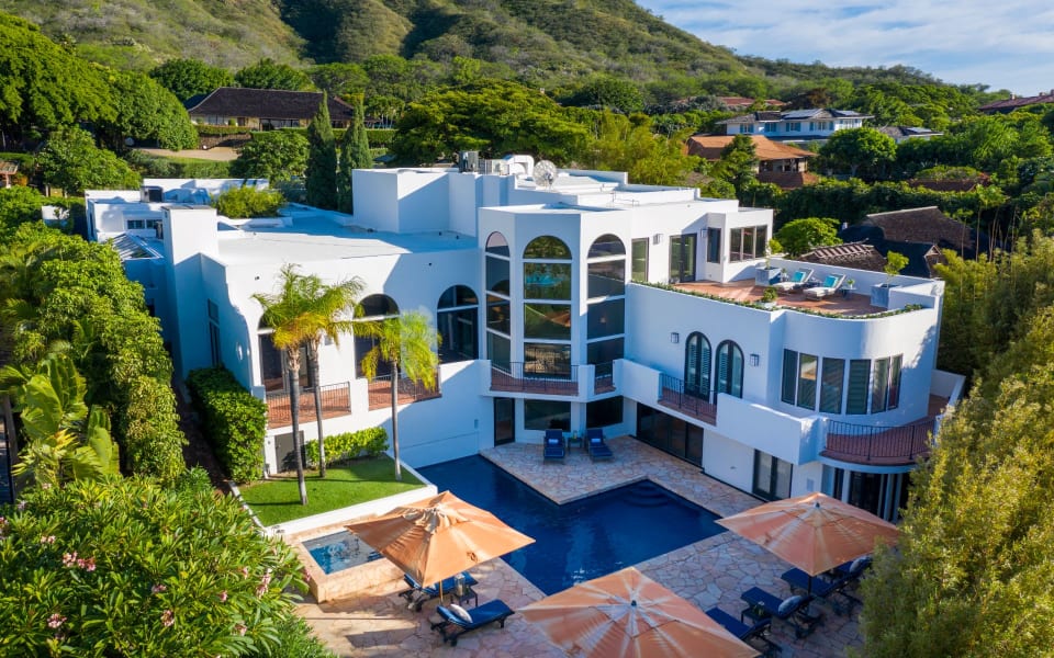 Honolulu Real Estate Agent Tracy Allen Hawaii Realtor Near Me