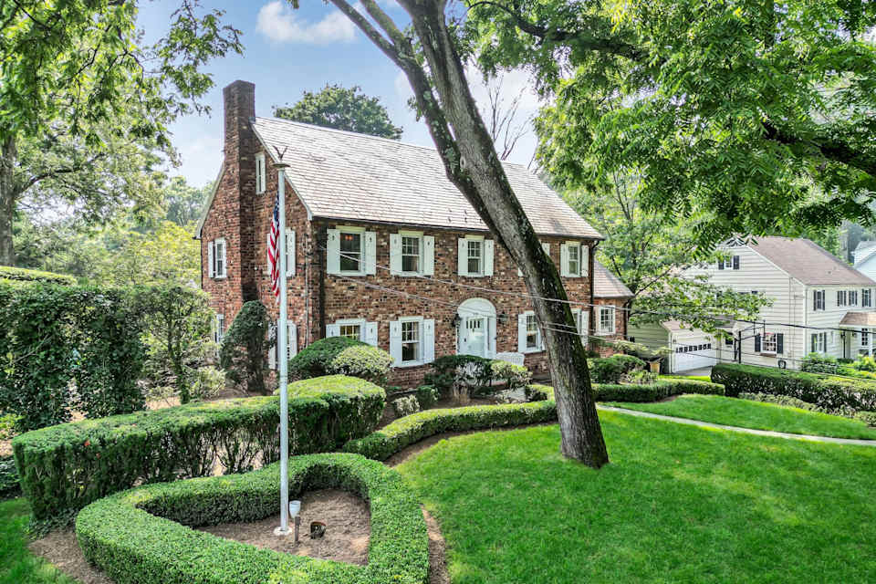 230 Manor Road Ridgewood, NJ Homes Christina Gibbons Group