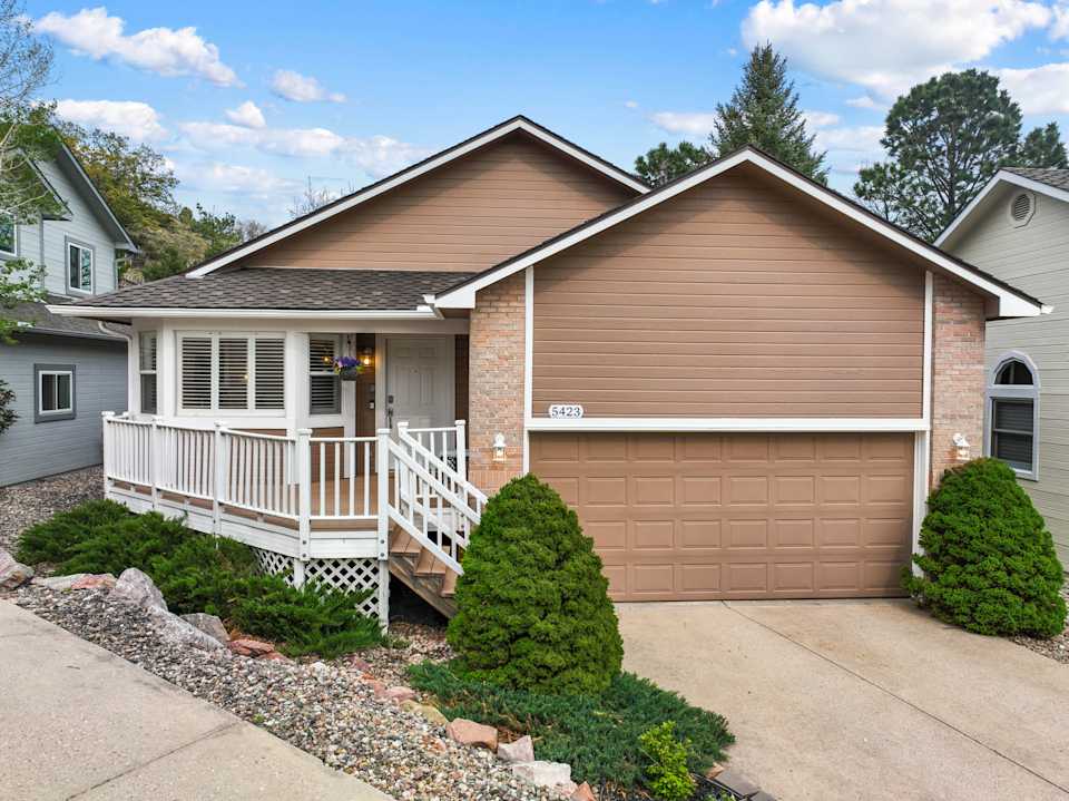 5423 Lions Gate Lane