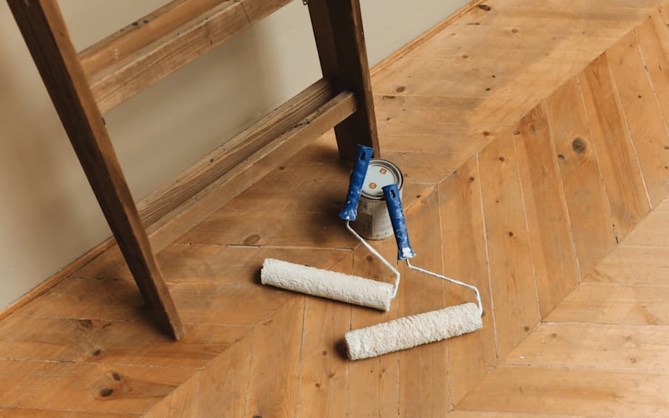 Should You Hire a Contractor or Do It Yourself? Blog Range Realty Co.