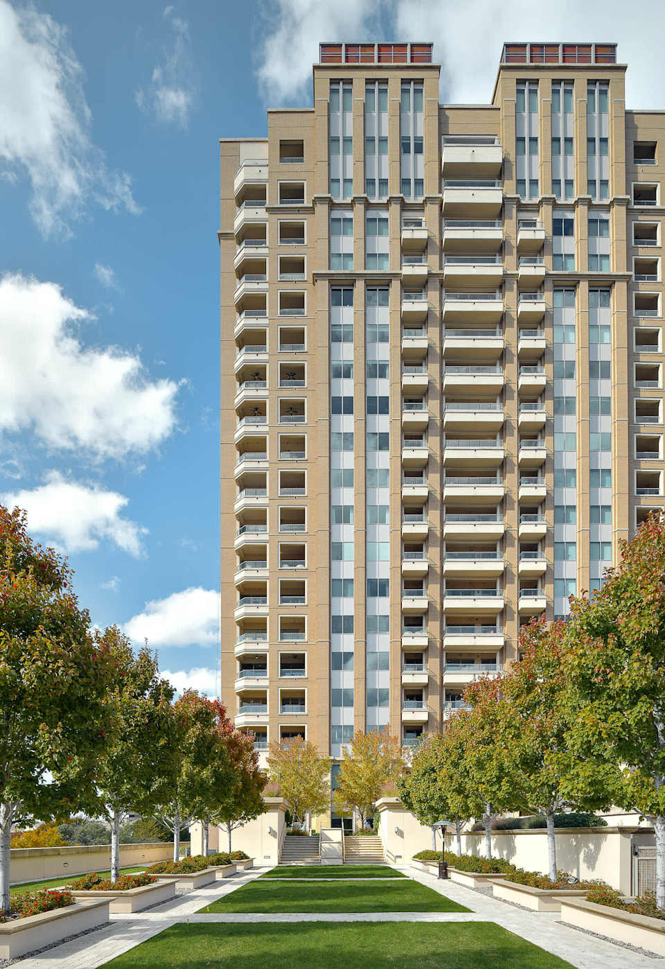 The Stoneleigh Condo Dallas 2300 Wolf St