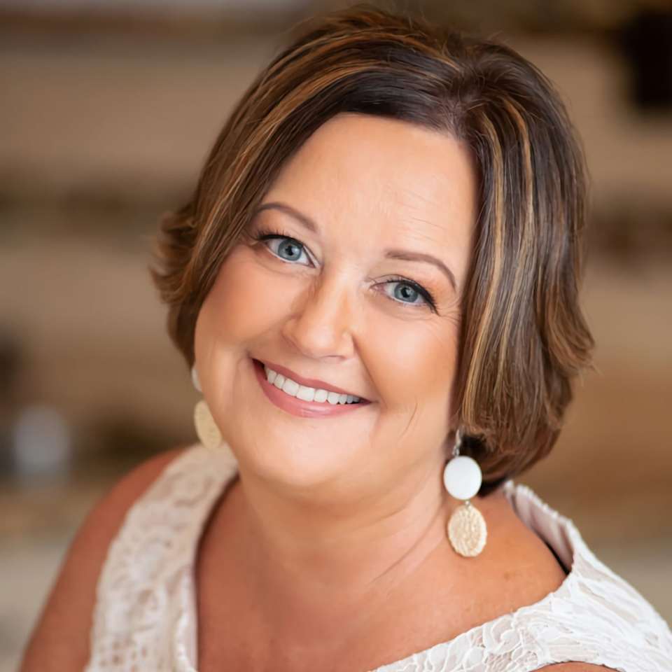 About Deanna Hansinger