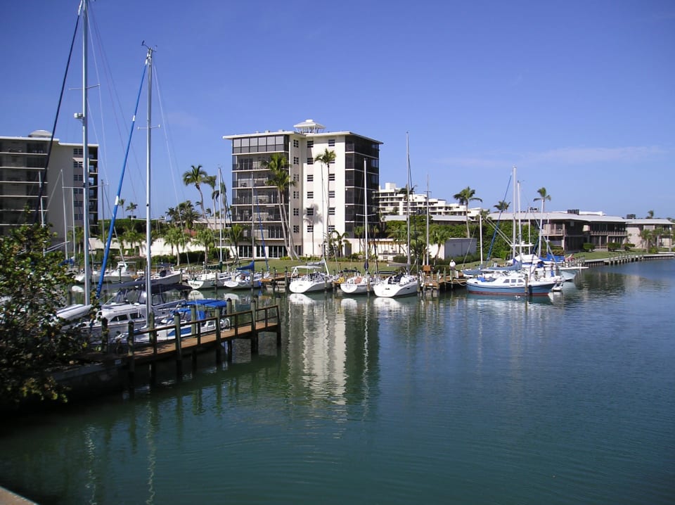 The Moorings Real Estate Area Guide Tom & Sue Weidlich