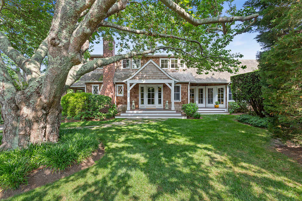 Gem in the Lanes of East Hampton Village Dana Trotter Bridgehampton