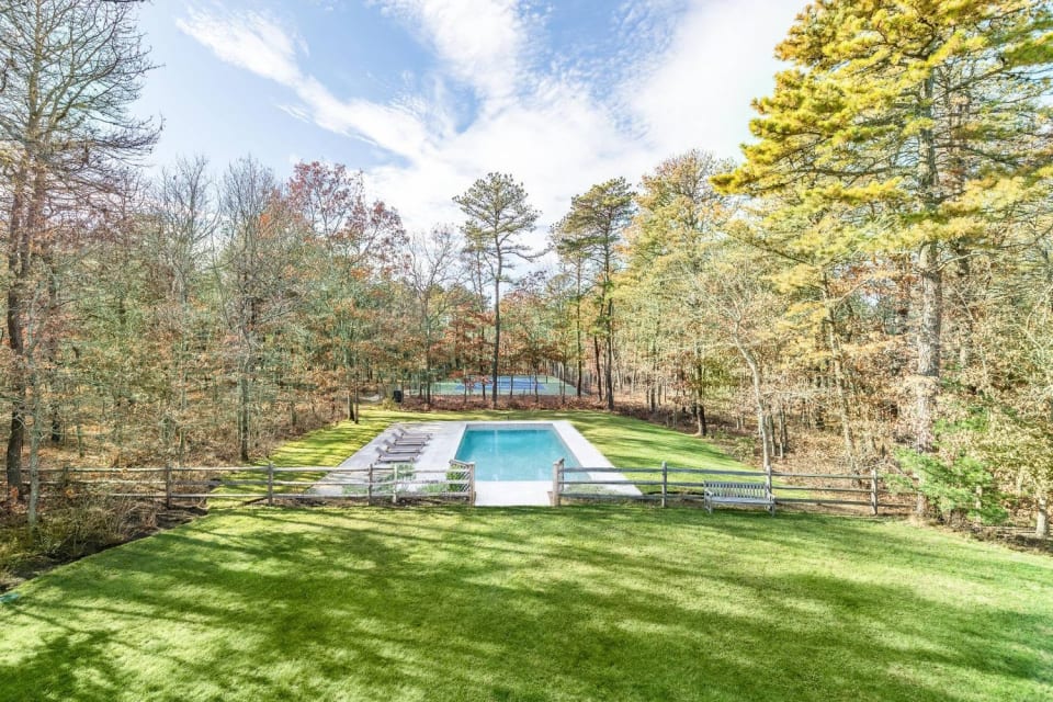 561 Wainscott NW Rd BeemHamptons