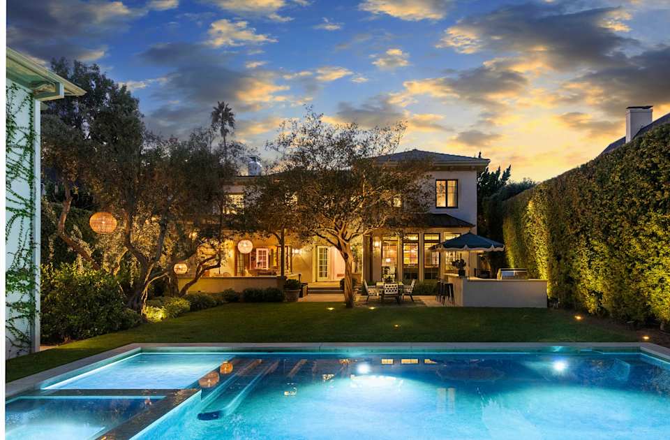 Lorraine Blvd Elegant & Traditional Estate In Larchmont VIllage LA