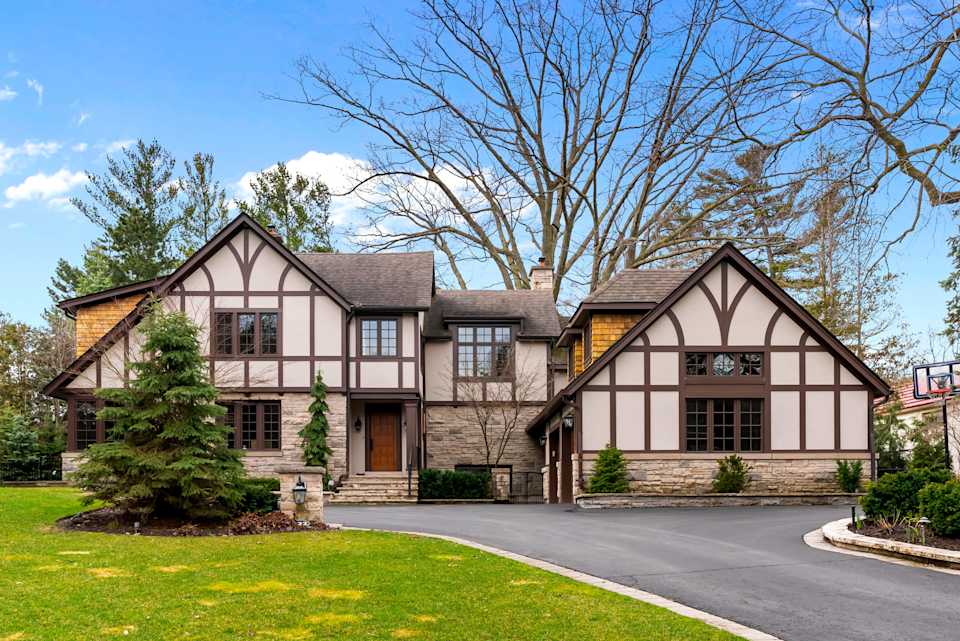 222 Morrison Road Southeast Oakville