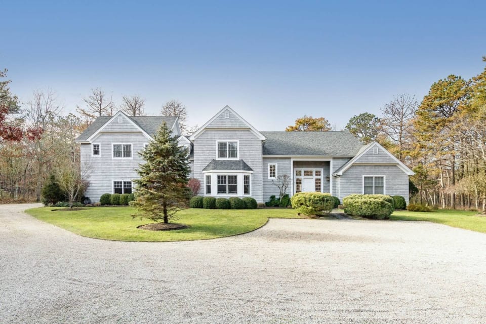 561 Wainscott NW Rd BeemHamptons