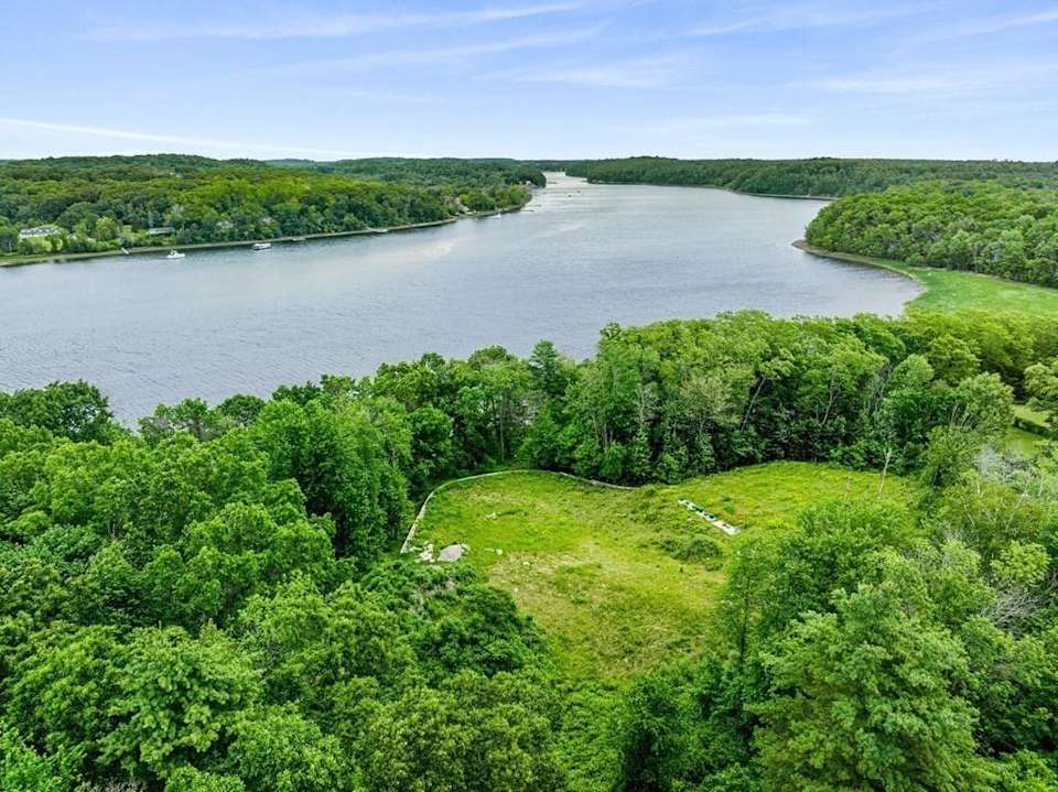 A Comprehensive Analysis of West Newbury's Real Estate Market