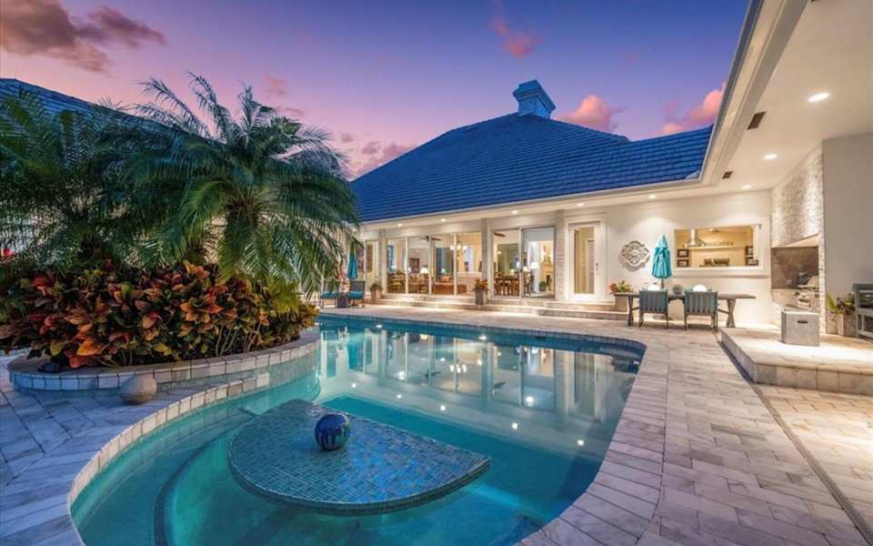 When Is The Best Time To Sell A House? Blog Sarah Mahoney