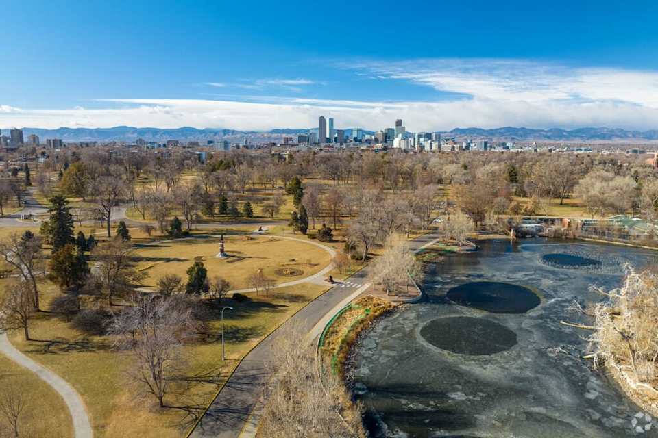 Congress Park Neighborhood Guide