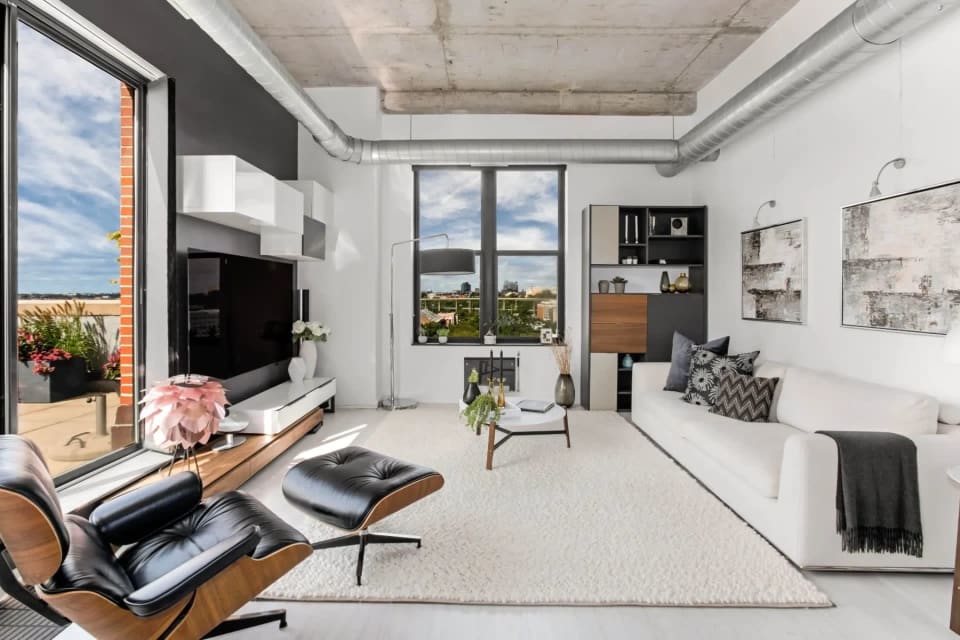 8 Tips for Buying and Selling Simultaneously Jersey City Real Estate