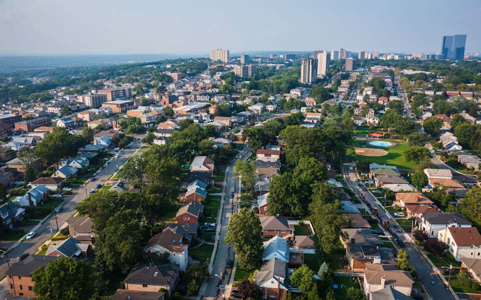 Fort Lee Neighborhood Guide