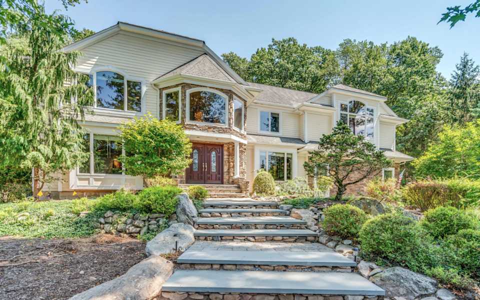 5 Easy Tips for Relocating to Upper Saddle River Blog Taylor Lucyk