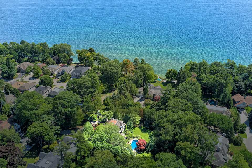 38 Holyrood Avenue Oakville, ON L6K 2V3 Goodale Miller Team