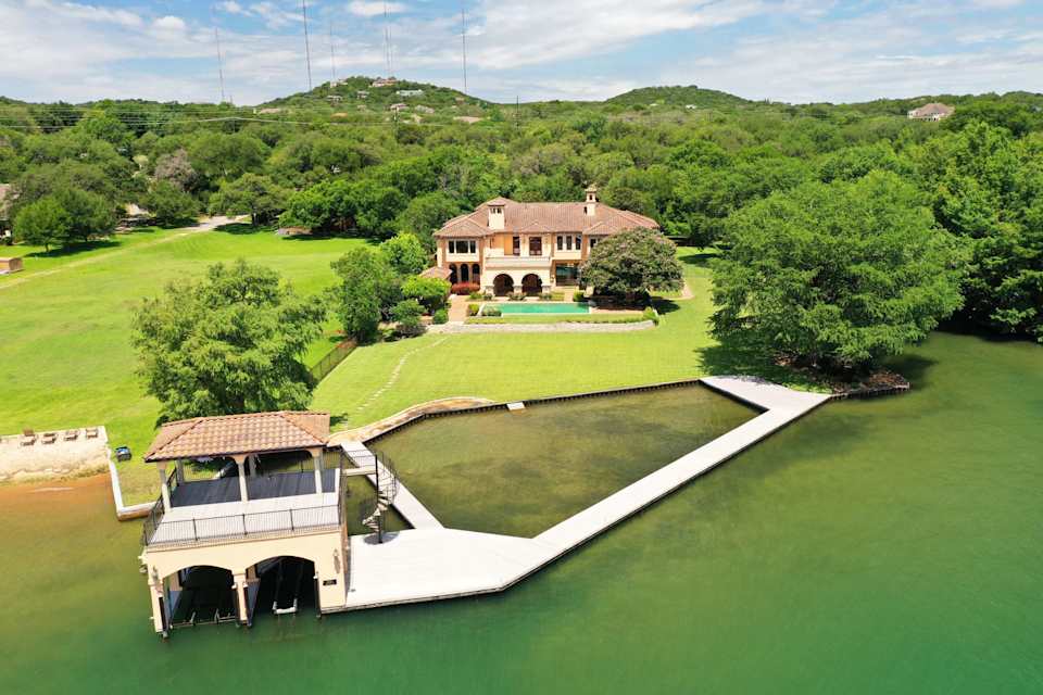 3201 Westlake Drive For Lease on Lake Austin