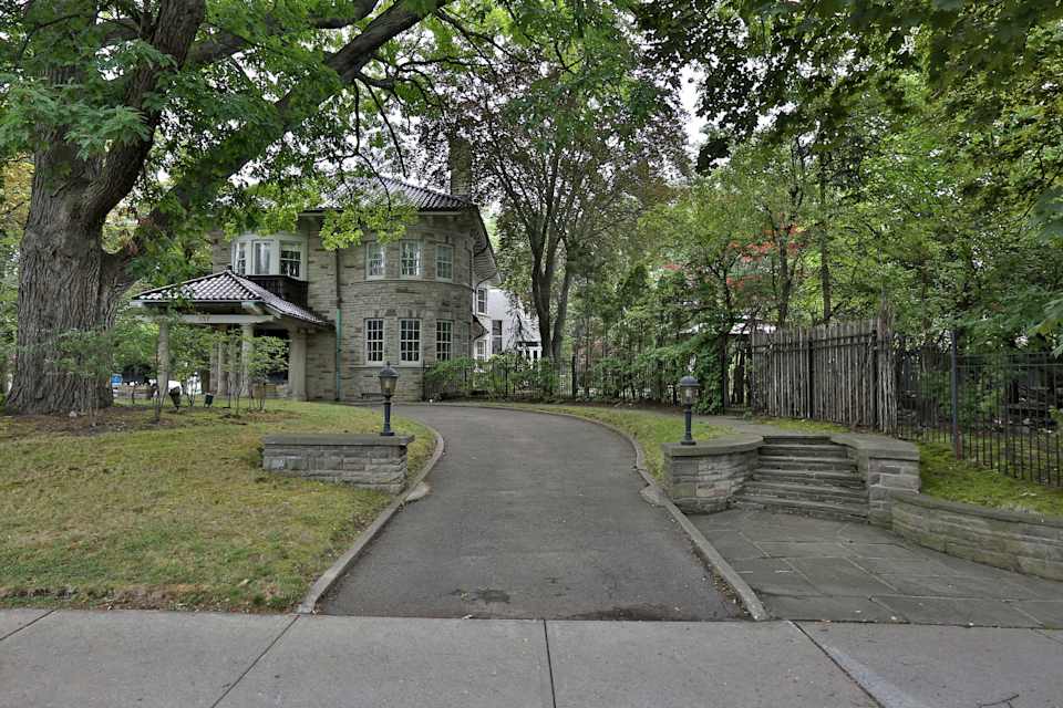 Ultimate Guide to Selling a House in Forest Hill Blog Katy Torabi Toronto Real Estate Agent