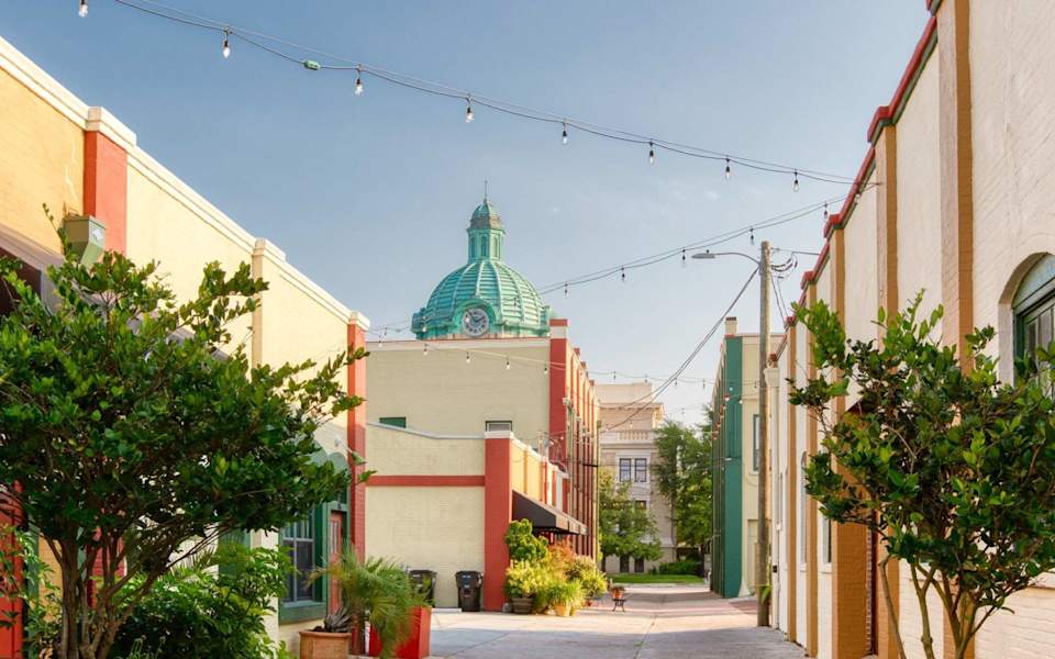 DeLand Lively Real Estate