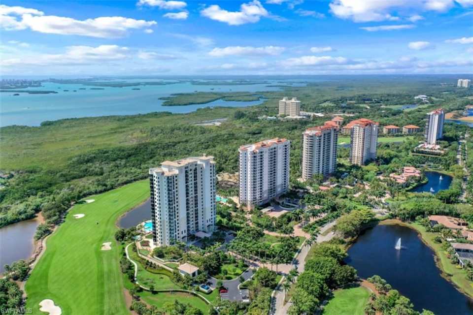 The Colony at Pelican Landing Community Guide