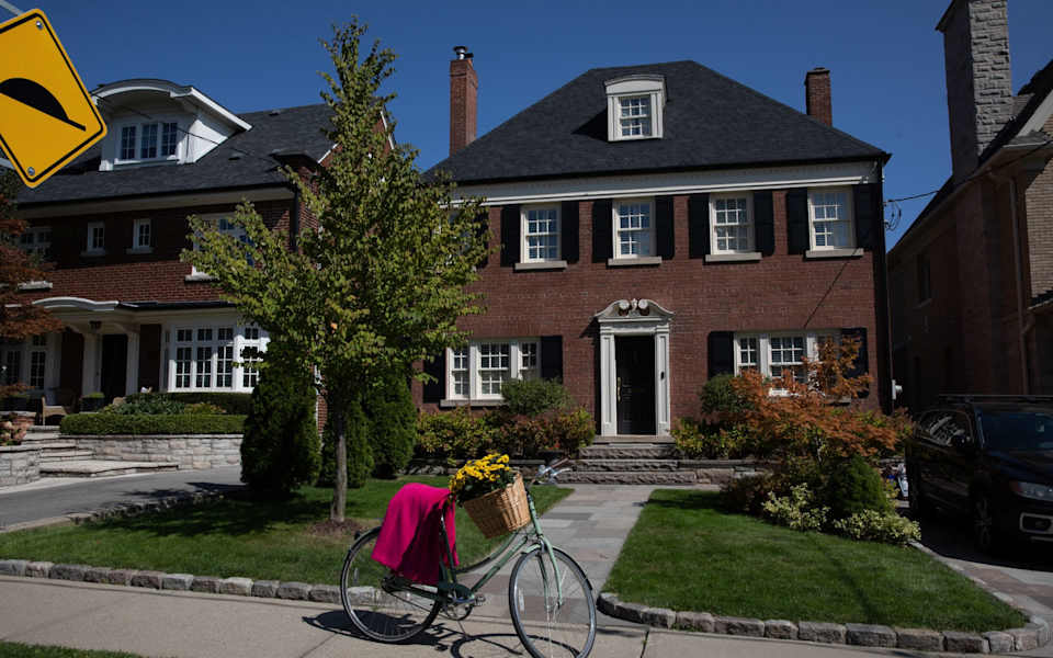 Chaplin Estates Neighbourhood Guide