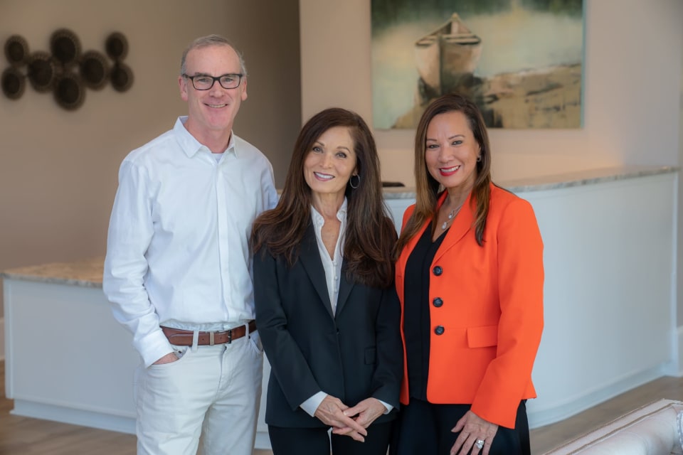 Luxury Lake Oconee Sales Agent Betty Mchan Greensboro Real