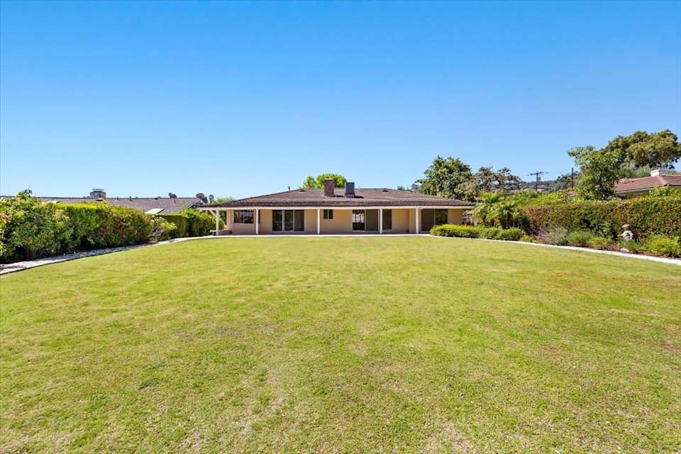 17 Pony Lane, Rolling Hills Estates